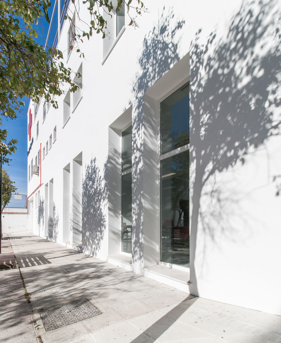 Iniesta Nowell Arquitectos - Reforma integral de edificio de Cruz Roja en Jerez de la Frontera