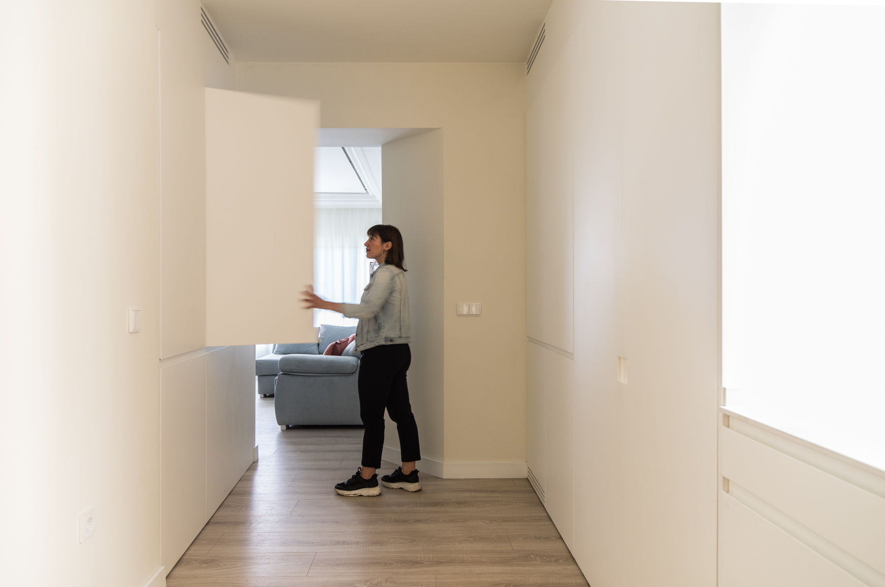 Iniesta Nowell Arquitectos - Reforma e interiorismo de un apartamento en Jerez de la Frontera